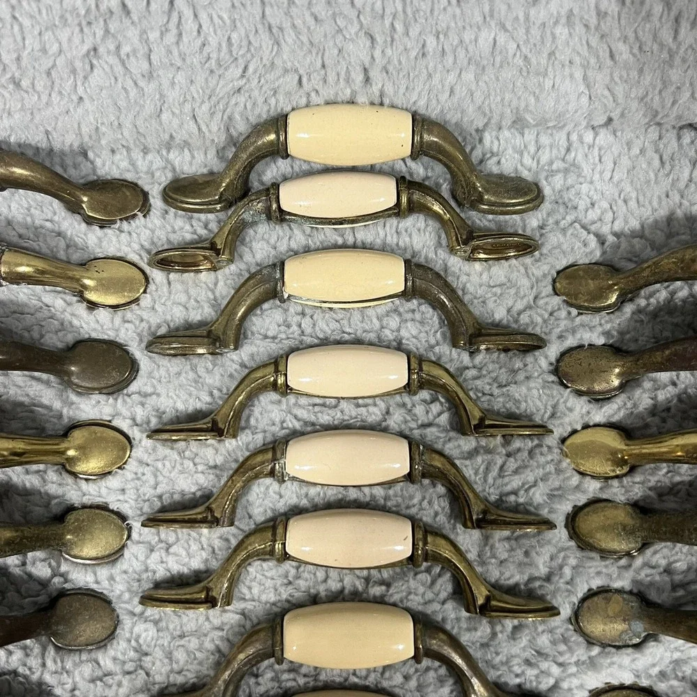 Lot of 30VTG Cream Porcelain Brass 5 in‎ Pulls Drawer Cabinet Furniture